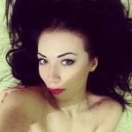 Девушка ищет парня в Рязани